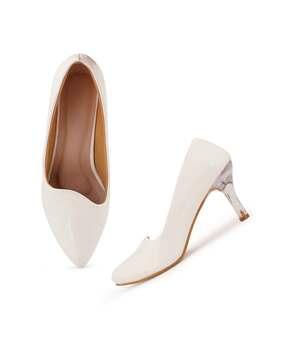 pointed-toe kitten heeled shoes