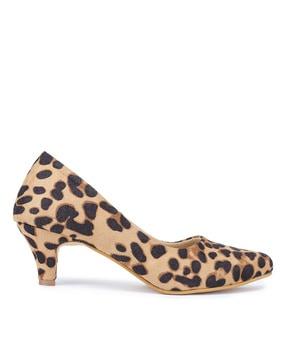 pointed-toe kitten heels shoes
