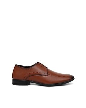 pointed-toe lace-up derbys