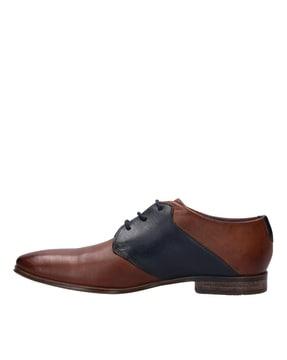 pointed-toe leather derby shoes