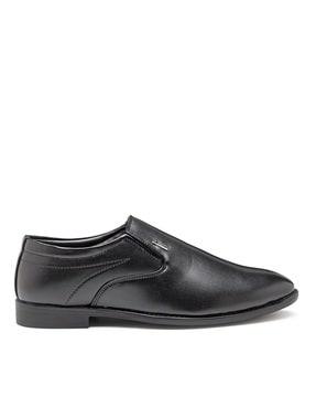 pointed-toe slip-on casual shoes