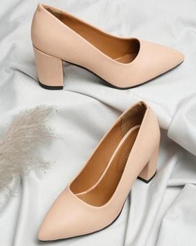 pointed-toe slip-on pumps