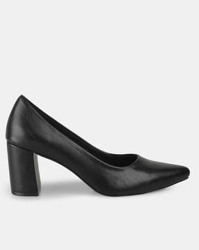 pointed-toe slip-on pumps