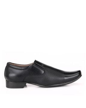 pointed toe slip-on shoes