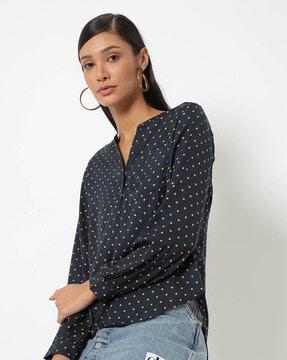 polka-dot print top with patch pocket