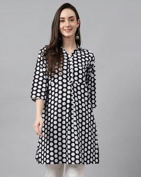 polka-dot pleated tunic with bracelet sleeves