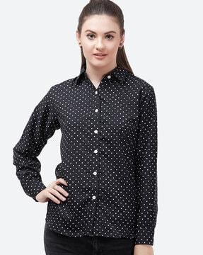 polka-dot shirt with cuffed sleeves