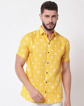 polka-dot shirt with spread collar