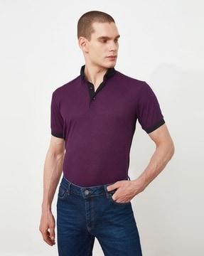 polo t-shirt with button-down collar