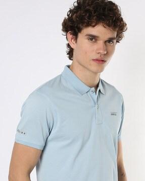 polo t-shirt with cutaway collar