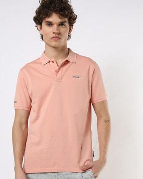 polo t-shirt with cutaway collar