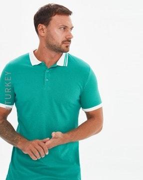 polo t-shirt with cutaway collar