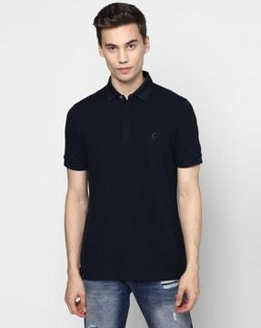 polo t-shirt with cutaway collar