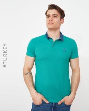 polo t-shirt with spread collar