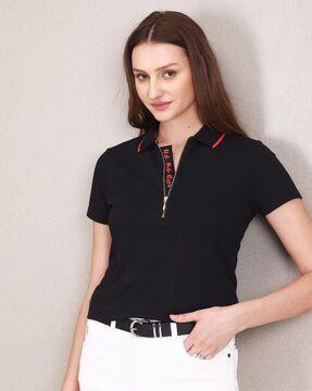 polo t-shirt with striped collar