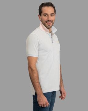polo t-shirt with vented hems