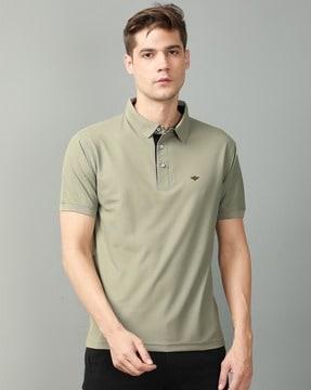 polo t-shirt with vented hems