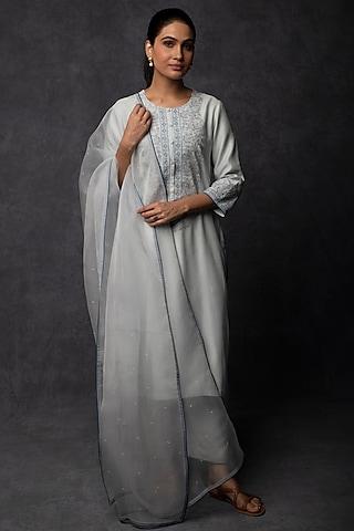 powder blue muslin thread embroidered straight-fit kurta set