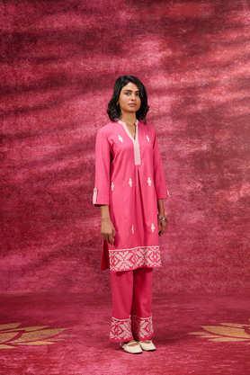 printed blended fabric v-neck women's kurta set - baby pink