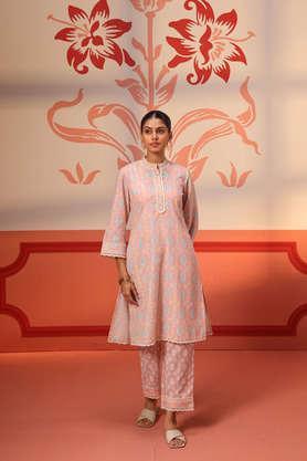 printed calf length blended fabric women's kurta set - pink