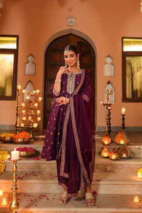 printed calf length chanderi woven women's kurta pant dupatta set - purple