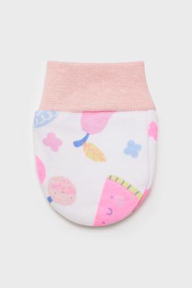 printed cotton regular fit infant girls mitten & booties set - multi