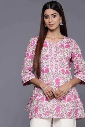 printed cotton sweetheart neck women's fusion wear kurti - pink