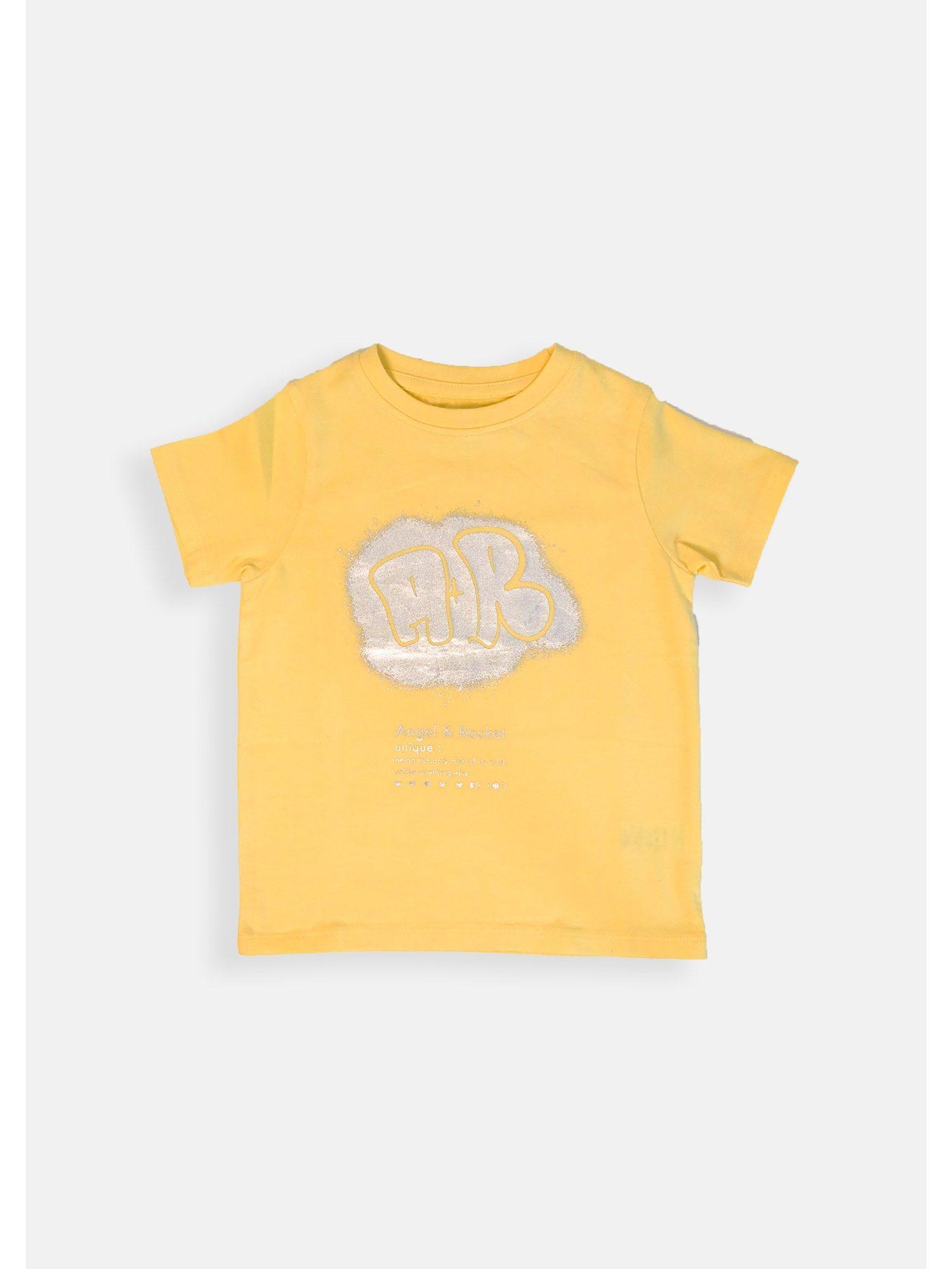 printed yellow t-shirt