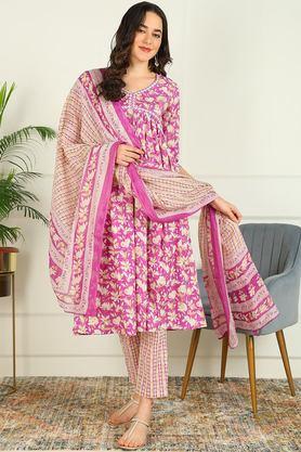 printed calf length cotton woven women's kurta set - purple