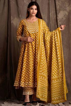 printed calf length cotton woven women's kurta set - yellow