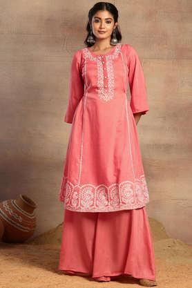 printed calf length muslin woven women's kurta set - pink