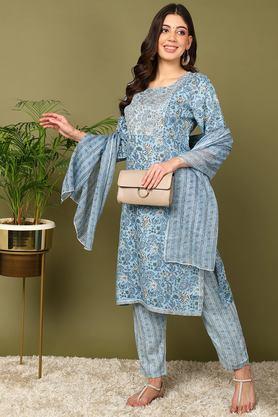 printed calf length rayon woven women's kurta set - blue