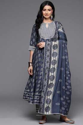 printed calf length silk blend woven women's kurta set - grey