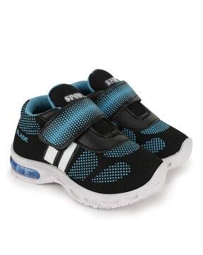 printed casual shoes with velcro fastening