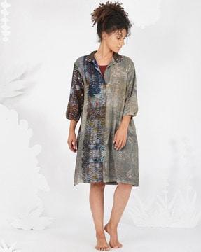 printed collar-neck shift dress