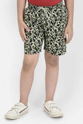 printed cotton slim fit boys shorts - olive