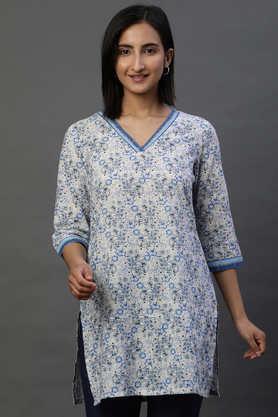 printed cotton v-neck women's kurti - blue