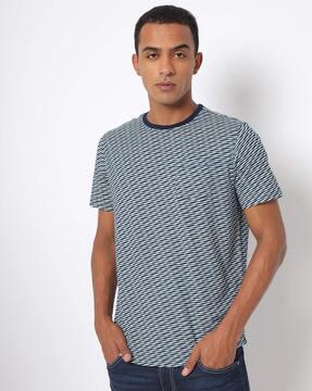 printed crew-neck t-shirt with patch pocket