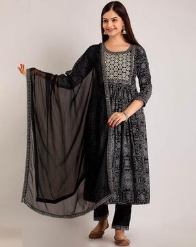 printed flared kurta with pants & dupatta