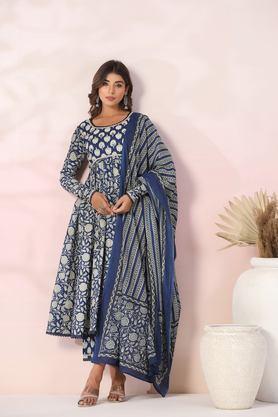 printed full length cotton woven women's kurta set - blue
