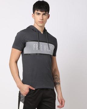 printed hooded t-shirt