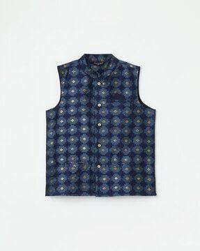 printed jacket with button closure