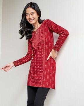 printed keyhole round-neck kurti