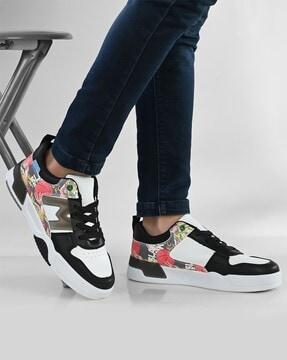 printed low-top shoes