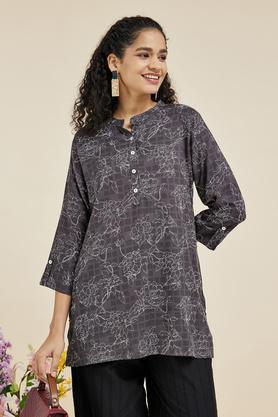 printed rayon collar neck women's casual wear tunic - grey