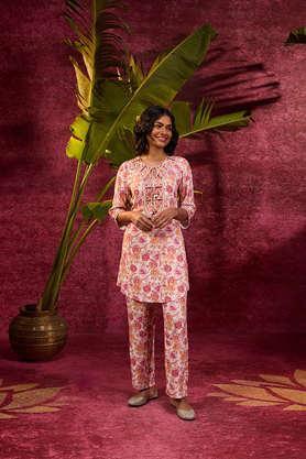 printed rayon straight fit women's kurta set - pink