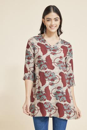 printed rayon v neck women's casual wear tunic - maroon