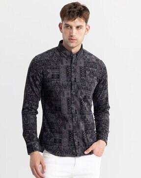 printed regular fit shirt with patch pocket