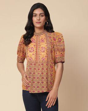 printed round-neck top with half sleeves
