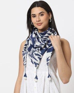 printed scarf with tassel details